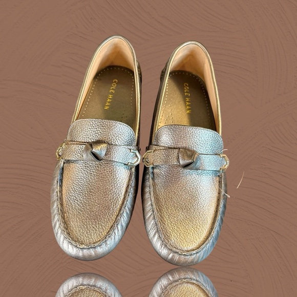 NWOT Cole Haan Women’s ‘Evelyn’ Bow Driver Loafer in “Pewter Metallic” Size 8.5 - Picture 15 of 16